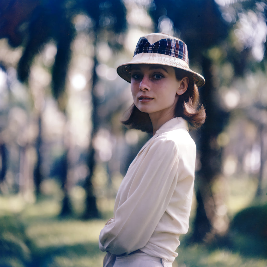 The Chic Portrait | Audrey Hepburn [3007]